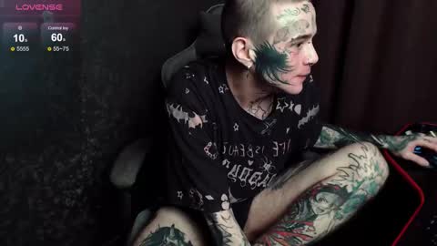 Snapshot of lone1ycrystal chatting on 10-02-25, 10:06 Chris online show from 10-02-25, 10:06