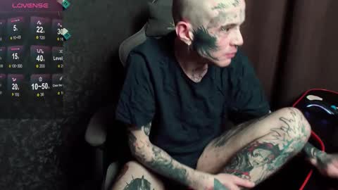 Snapshot of lone1ycrystal chatting on 10-05-25, 09:45 Chris online show from 10-05-25, 09:45