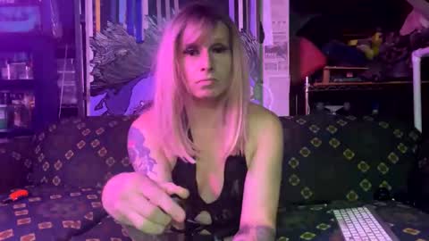 longbeachcd69 online show from 03-11-25, 10:18