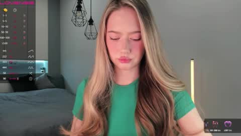 Eva online show from 12-22-25, 10:56