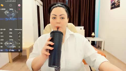 Snapshot of lonifire_7 chatting on 02-06-25, 12:16 Nina online show from 02-06-25, 12:16