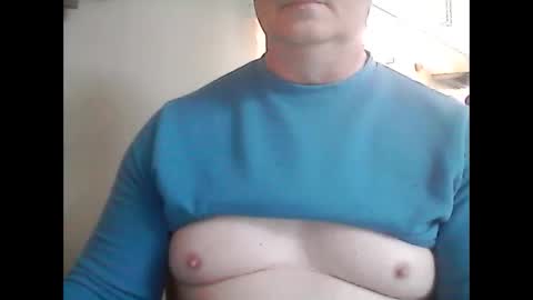 look823 online show from 10-31-25, 02:18