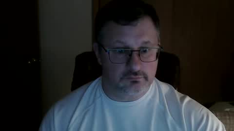 Snapshot of lookin75 chatting on 11-30-25, 05:33 lookin75 online show from 11-30-25, 05:33