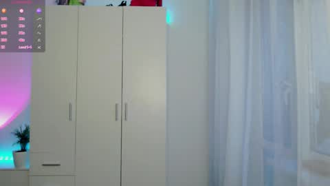 Luna online show from 12-22-25, 10:01