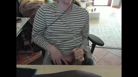 loomie online show from 02-09-25, 12:41