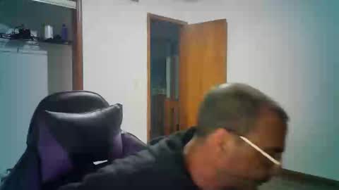 Snapshot of loquitis6969952430 chatting on 11-17-25, 07:30 loquitis6969952430 online show from 11-17-25, 07:30