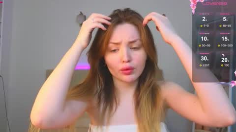 Snapshot of lora_amber chatting on 09-11-25, 11:54 Lora online show from 09-11-25, 11:54