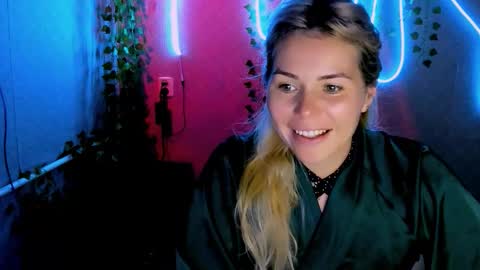 Lora online show from 09-17-25, 02:24