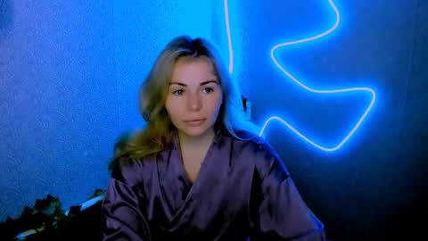 Lora online show from 03-06-26, 03:25