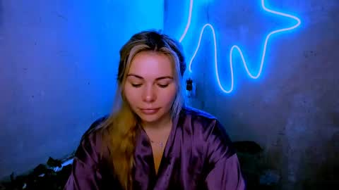 Lora online show from 03-17-26, 02:38