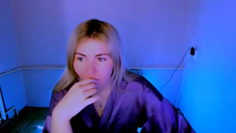 Lora online show from 03-25-26, 03:01