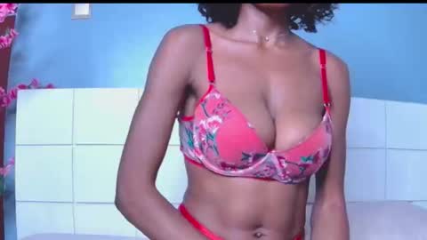 Snapshot of loraforreal chatting on 02-14-26, 12:40 Blackcat online show from 02-14-26, 12:40