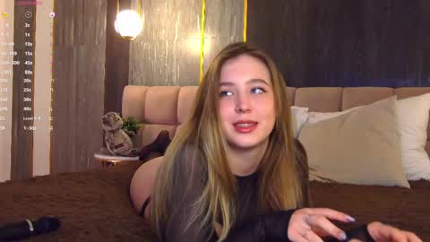 Snapshot of loraineluff chatting on 02-12-25, 08:50 Loraine online show from 02-12-25, 08:50