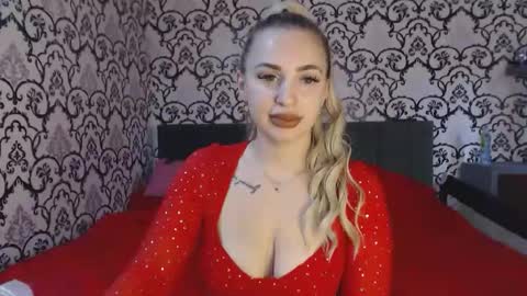 Queen LoraSinClare online show from 10-16-25, 09:10