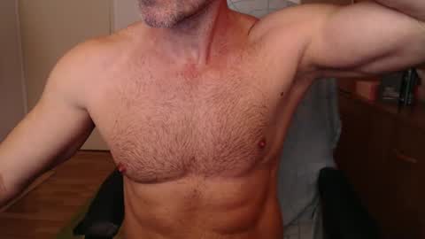 Snapshot of lordofyourdesires chatting on 01-09-25, 06:38 A online show from 01-09-25, 06:38