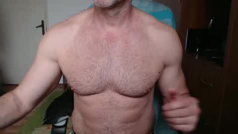 Snapshot of lordofyourdesires chatting on 10-28-25, 06:39 A online show from 10-28-25, 06:39