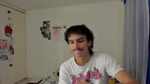 Snapshot of lordpussy__ chatting on 10-31-25, 03:29 lordpussy__ online show from 10-31-25, 03:29