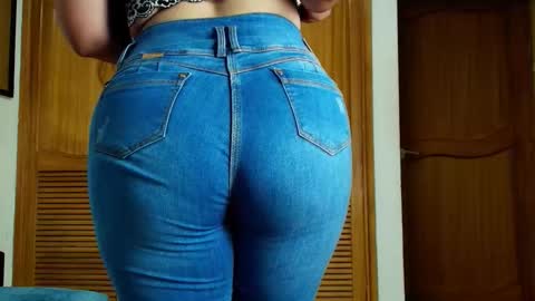 Snapshot of loreen_grey chatting on 01-15-26, 09:18 Loren Grey online show from 01-15-26, 09:18