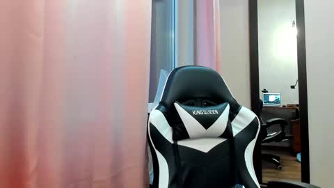 Snapshot of lorelea_cute chatting on 01-13-25, 01:39 Lorelea cute online show from 01-13-25, 01:39