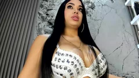 Doll Queen online show from 11-14-25, 10:58