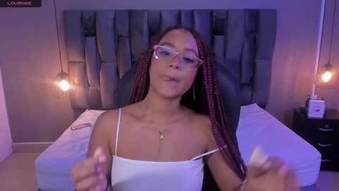 Snapshot of lorena_vieira_ chatting on 02-27-25, 05:58 Lorena Vieira online show from 02-27-25, 05:58