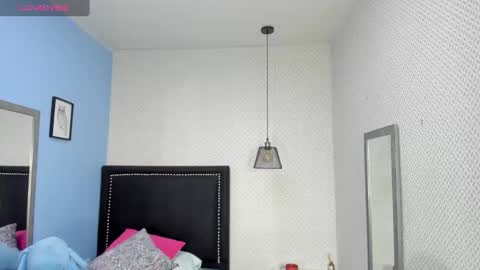 lorenadavies online show from 02-11-25, 01:52