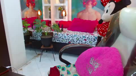 Snapshot of lorenapinto_ chatting on 09-12-25, 08:42 lore online show from 09-12-25, 08:42