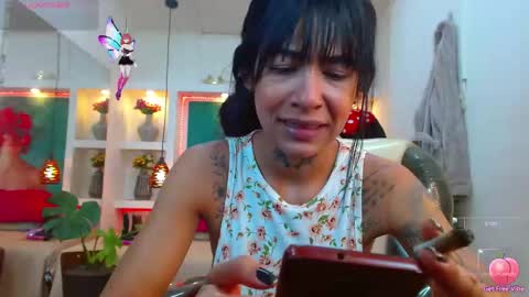 Snapshot of lorenapinto_ chatting on 10-16-25, 02:12 lore online show from 10-16-25, 02:12