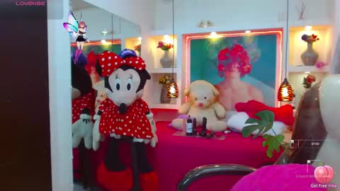 Snapshot of lorenapinto_ chatting on 10-22-25, 01:50 lore online show from 10-22-25, 01:50