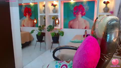 Snapshot of lorenapinto_ chatting on 11-07-25, 04:45 lore online show from 11-07-25, 04:45