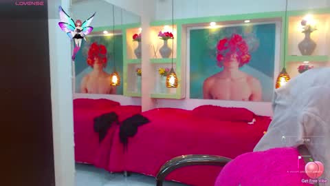 Snapshot of lorenapinto_ chatting on 11-28-25, 02:36 lore online show from 11-28-25, 02:36