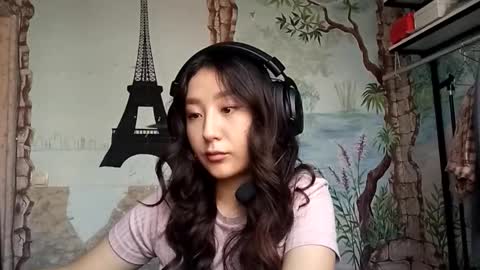 Snapshot of lorenelanosa chatting on 12-01-25, 09:25 Sofia online show from 12-01-25, 09:25