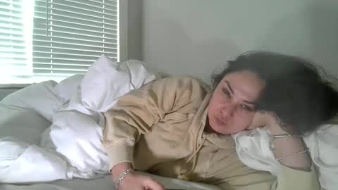 lorenlovely online show from 11-21-25, 08:51