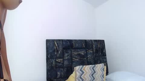 loretahorny online show from 02-09-25, 12:30