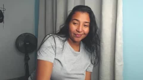 Snapshot of loretta_ chatting on 11-19-25, 02:00 Loretta Gmez online show from 11-19-25, 02:00