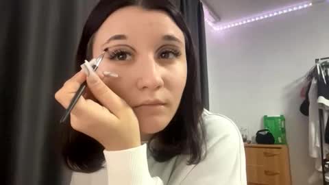 Kate online show from 09-26-25, 03:16