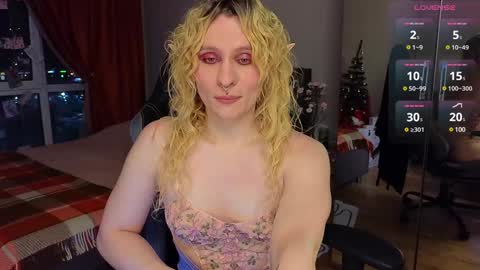 Lori -----------------------------------    online show from 02-07-25, 03:19