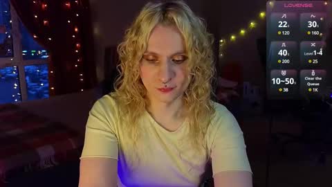 Lori -----------------------------------    online show from 03-03-25, 03:31