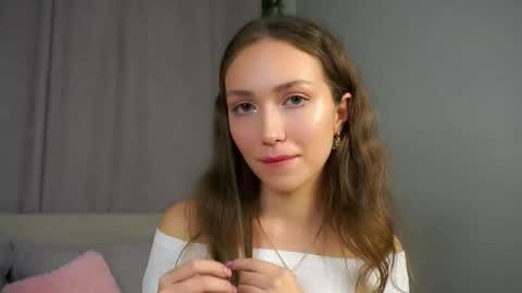 Snapshot of loriamarzinske chatting on 09-11-25, 08:31 Naomi online show from 09-11-25, 08:31