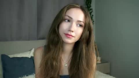 Snapshot of loriamarzinske chatting on 09-19-25, 09:26 Naomi online show from 09-19-25, 09:26
