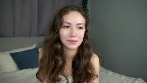 Snapshot of loriamarzinske chatting on 09-21-25, 09:27 Naomi online show from 09-21-25, 09:27