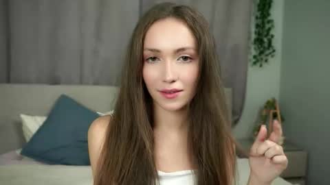 Snapshot of loriamarzinske chatting on 09-23-25, 10:46 Naomi online show from 09-23-25, 10:46