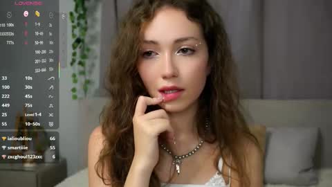 Snapshot of loriamarzinske chatting on 10-08-25, 10:29 Naomi online show from 10-08-25, 10:29