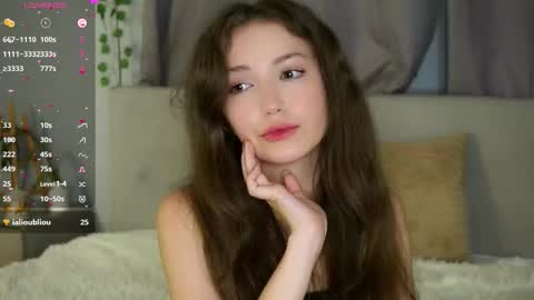 Snapshot of loriamarzinske chatting on 10-12-25, 10:20 Naomi online show from 10-12-25, 10:20