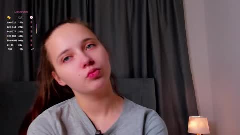 Mia online show from 11-02-25, 01:13