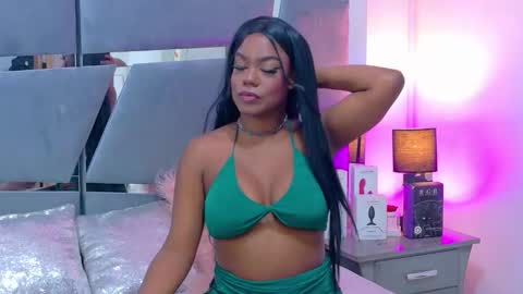 Snapshot of lorraine_johnson chatting on 02-27-26, 06:30 lorraine_johnson online show from 02-27-26, 06:30