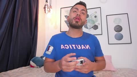 Snapshot of los_juanes chatting on 12-25-24, 11:10 JUAN JUAN online show from 12-25-24, 11:10