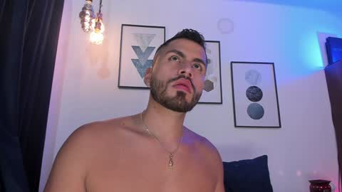 Snapshot of los_juanes chatting on 01-02-25, 08:35 JUAN JUAN online show from 01-02-25, 08:35