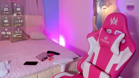 Snapshot of lou_22_ chatting on 02-26-26, 12:59 Lou online show from 02-26-26, 12:59