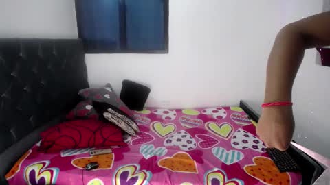 lou_anna02 online show from 11-04-25, 10:20